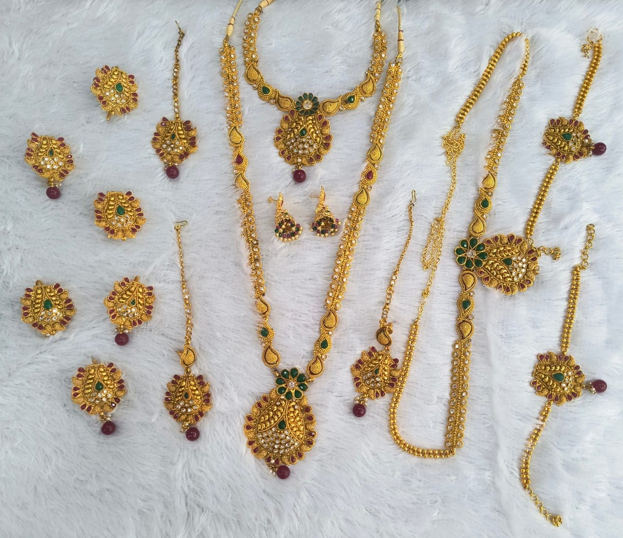 Antique Wedding Set with Mango Design